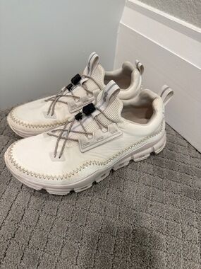 Light Ivory Lace-Stop Women's Trainer